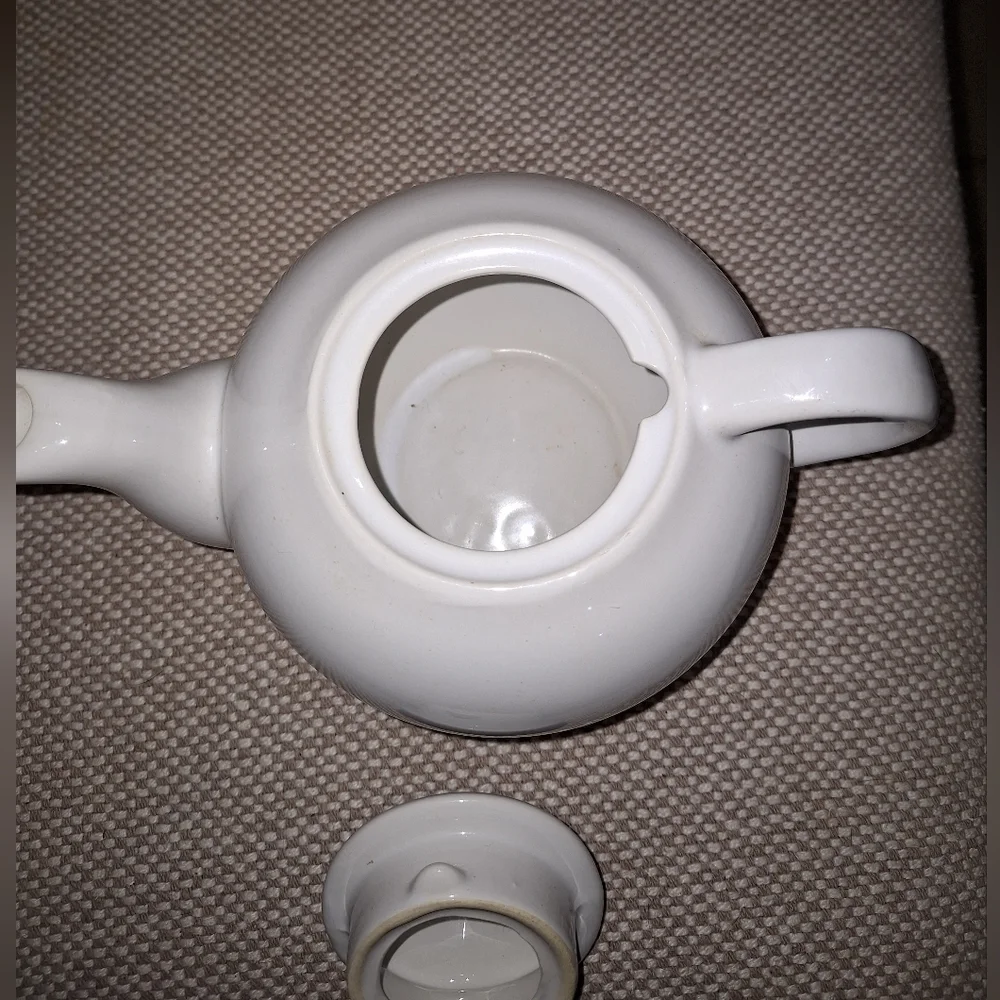 Himark ceramic coffee/tea pot in excellent condition.